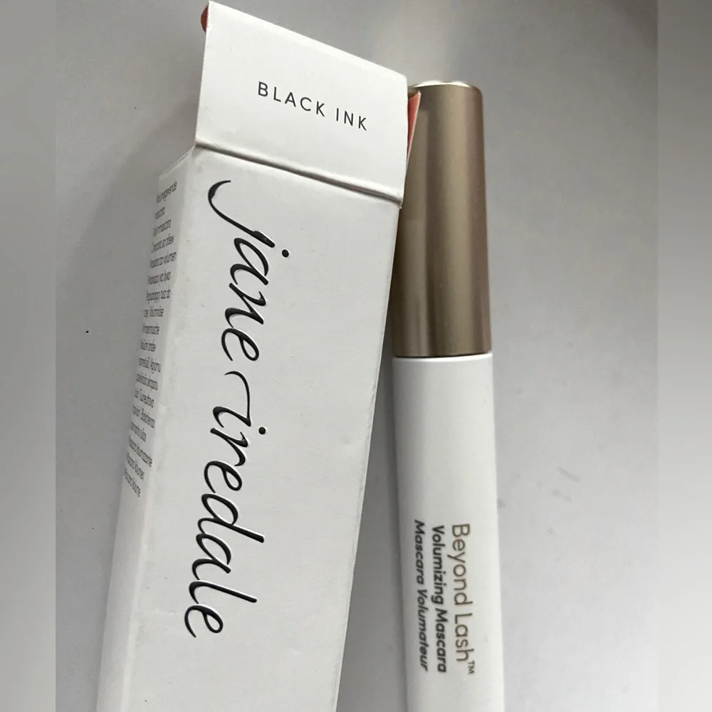 Beyond Lash™ Volumizing Mascara Mascara volumateur